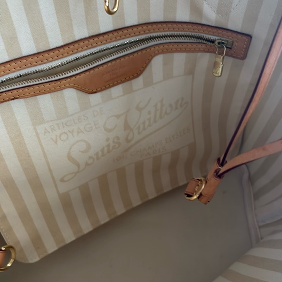 Like NEW LOUIS VUITTON Limited Edition  Monogram Rayures Neverfull MM $5000 - Picture 4 of 11